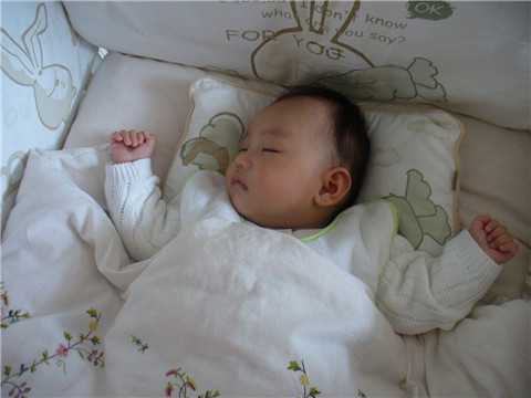 北京代孕两个月的宝宝有多大，北京代孕二十天